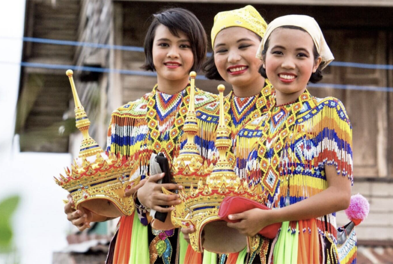 Immersing in Thai Culture: An Expat's Journey